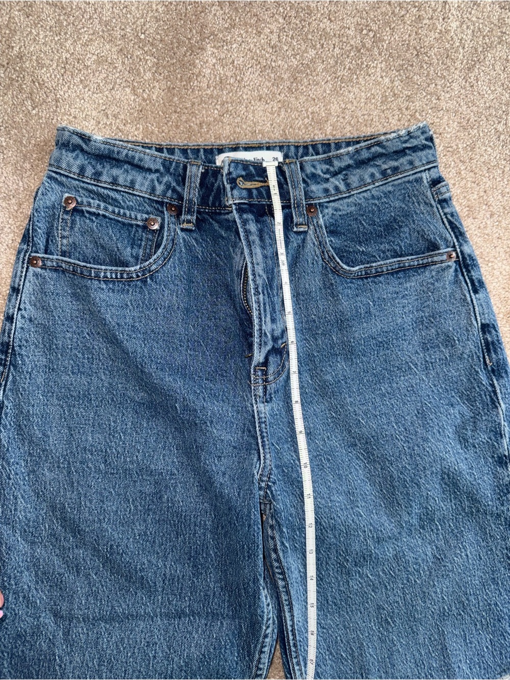 Abercrombie & Fitch Curve Love High Rise 90s Relaxed Raw Hem Jean - Picture 5 of 9
